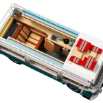 LEGO® Volkswagen T2 Kampeerbus huren bij Terschelling Bricks