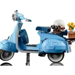 LEGO® Vespa 125 huren bij Terschelling Bricks