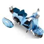 LEGO® Vespa 125 huren bij Terschelling Bricks
