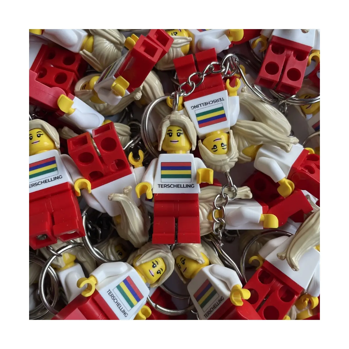 Terschelling sleutelhanger met LEGO® Minifiguur (v) kopen bij Terschelling Bricks